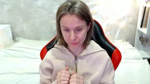 baby_kitte online show from 10/02/25, 04:19