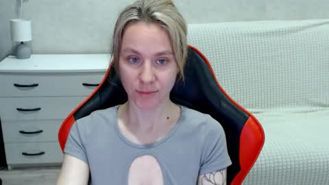 baby_kitte online show from 10/30/25, 03:30