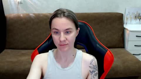 baby_kitte online show from 11/18/25, 03:23