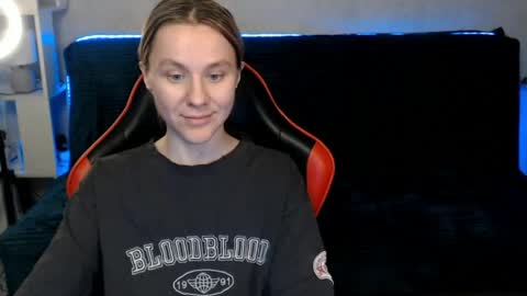 baby_kitte online show from 04/26/26, 02:04