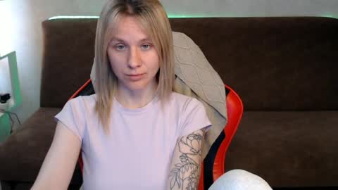 baby_kitte online show from 05/11/26, 10:10