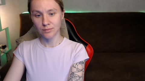 baby_kitte online show from 05/11/26, 04:04