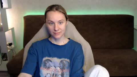 baby_kitte online show from 05/12/26, 04:09