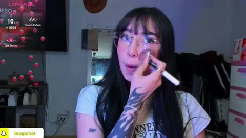 lily online show from 12/16/25, 01:16