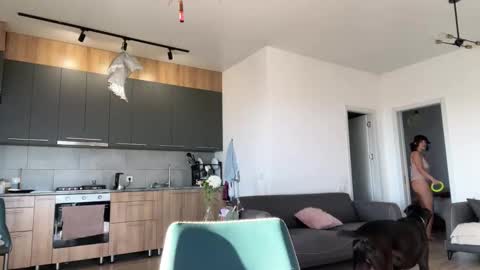 mei online show from 10/14/25, 04:02