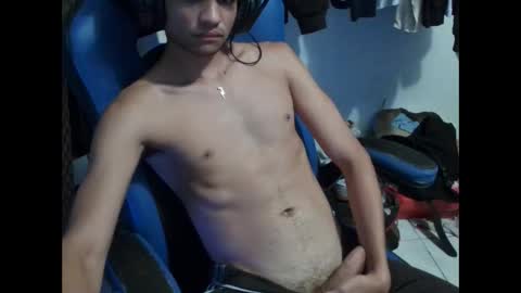 Snapshot of baby_mooonx chatting on 01/07/26, 05:10 adrian online show from 01/07/26, 05:10