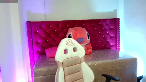 Snapshot of baby_nicols_m chatting on 05/01/26, 10:42 Nico online show from 05/01/26, 10:42