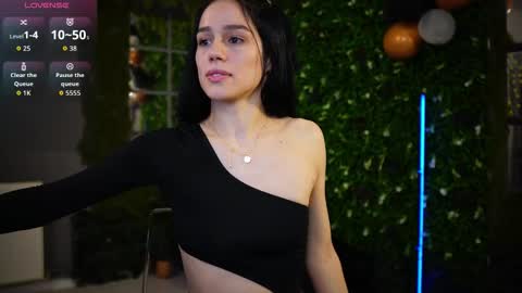 Baby Nico online show from 11/28/25, 06:32