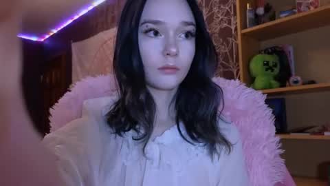 Snapshot of baby_onface chatting on 06/15/26, 06:21 Alice online show from 06/15/26, 06:21