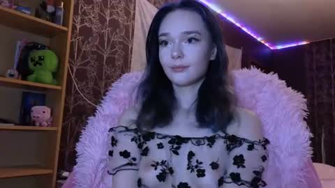 Snapshot of baby_onface chatting on 06/16/26, 06:32 Alice online show from 06/16/26, 06:32