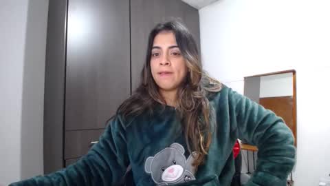 Snapshot of baby_roose chatting on 01/05/25, 04:04 Baby online show from 01/05/25, 04:04