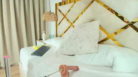 Snapshot of baby_scarleth_ chatting on 12/17/25, 04:51 baby_scarleth_ online show from 12/17/25, 04:51