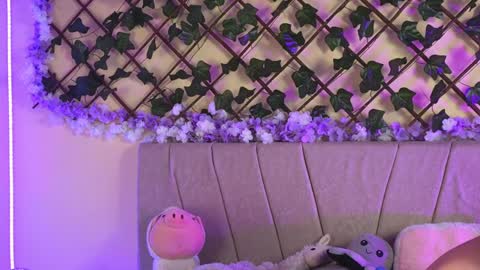 Snapshot of baby_xian chatting on 12/15/24, 06:51 Dani online show from 12/15/24, 06:51