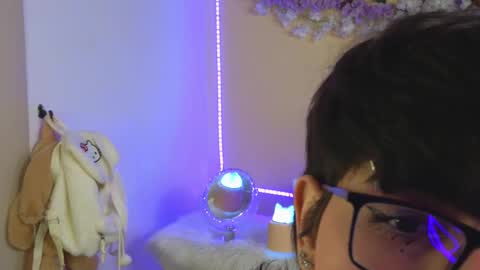 Snapshot of baby_xian chatting on 02/13/25, 01:40 Dani online show from 02/13/25, 01:40