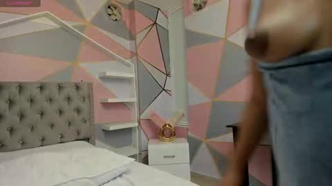 Snapshot of babyangel18_ chatting on 01/11/25, 04:46 ANGEL online show from 01/11/25, 04:46