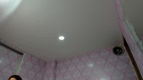 Snapshot of babyangel18_ chatting on 09/22/25, 10:39 ANGEL online show from 09/22/25, 10:39