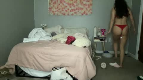 Snapshot of babyaves chatting on 11/12/25, 07:09 babyaves online show from 11/12/25, 07:09