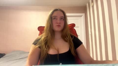 Snapshot of babyblissxx chatting on 01/13/26, 10:26 Katerina online show from 01/13/26, 10:26