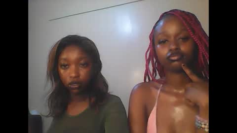 Snapshot of babybrown20 chatting on 06/05/26, 04:41 babybrown online show from 06/05/26, 04:41
