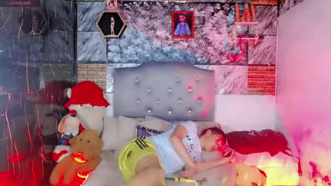 Snapshot of babycharol01 chatting on 06/19/26, 06:18 babycharol01 online show from 06/19/26, 06:18