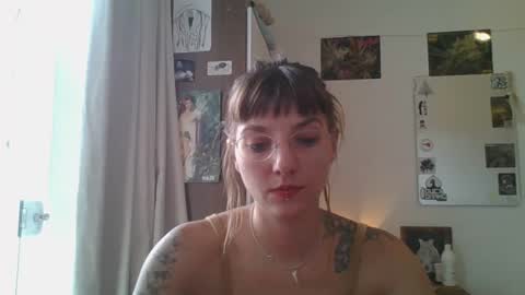 Snapshot of babydemon6 chatting on 12/01/24, 05:57 babydemon6 online show from 12/01/24, 05:57