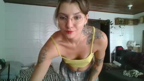 Snapshot of babydemon6 chatting on 05/04/26, 02:46 babydemon6 online show from 05/04/26, 02:46