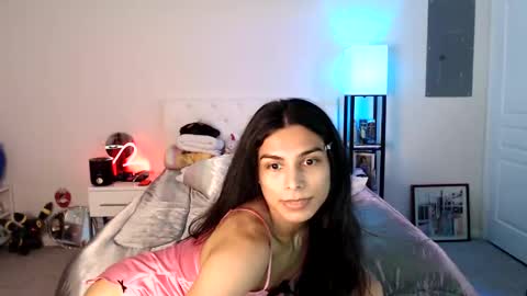 Snapshot of babyempathy chatting on 02/20/25, 06:28 akira online show from 02/20/25, 06:28