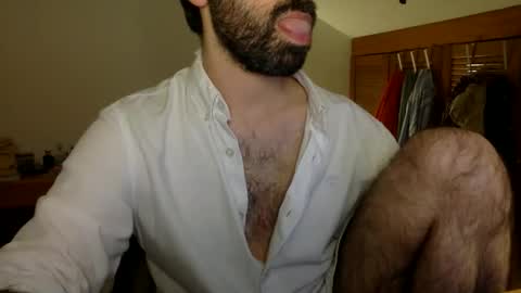 Snapshot of babyhardy chatting on 11/23/25, 12:43 Tom A. online show from 11/23/25, 12:43
