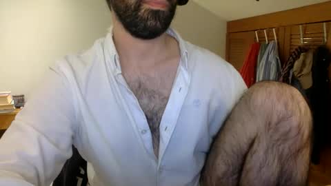 Snapshot of babyhardy chatting on 11/26/25, 12:00 Tom A. online show from 11/26/25, 12:00
