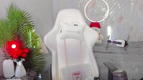 Snapshot of babyisperfect chatting on 02/13/26, 03:57 Sophia online show from 02/13/26, 03:57