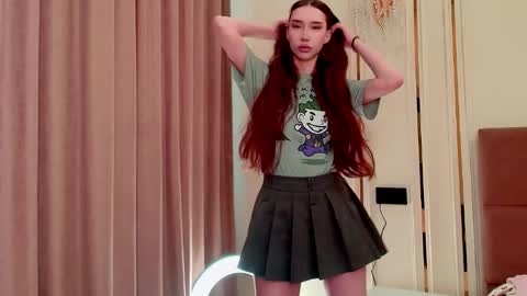 Snapshot of babylisabrown chatting on 05/14/26, 04:30 Annie online show from 05/14/26, 04:30