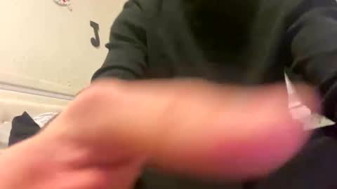 Snapshot of babyray130 chatting on 12/18/25, 01:00 babyray130 online show from 12/18/25, 01:00