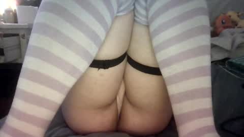 Snapshot of babyrileyyyy chatting on 02/20/26, 12:07 Riley online show from 02/20/26, 12:07