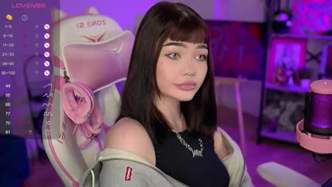 Snapshot of babyroxynill chatting on 12/15/24, 11:09 Nika online show from 12/15/24, 11:09