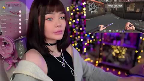 Snapshot of babyroxynill chatting on 12/27/24, 01:43 Nika online show from 12/27/24, 01:43