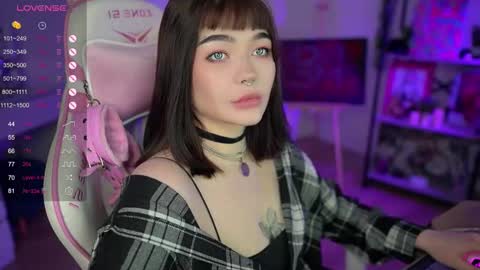 Snapshot of babyroxynill chatting on 01/17/25, 11:07 Nika online show from 01/17/25, 11:07