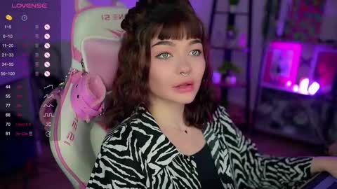 Snapshot of babyroxynill chatting on 02/01/25, 11:06 Nika online show from 02/01/25, 11:06