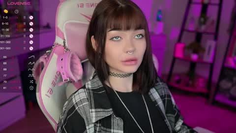 Snapshot of babyroxynill chatting on 02/23/25, 11:04 Nika online show from 02/23/25, 11:04