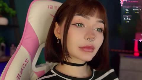 Snapshot of babyroxynill chatting on 10/19/25, 05:52 Nika online show from 10/19/25, 05:52