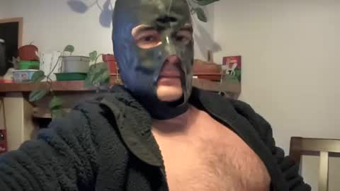 Snapshot of bach77 chatting on 12/16/25, 02:11 bach online show from 12/16/25, 02:11