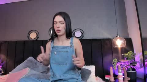 Snapshot of bad__girll_ chatting on 05/31/26, 12:34 bad__girll_ online show from 05/31/26, 12:34