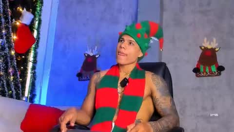 Snapshot of bad_boytoh chatting on 12/16/25, 12:43 bad_boytoh online show from 12/16/25, 12:43