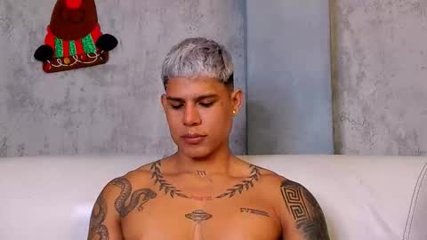 Snapshot of bad_boytoh chatting on 12/22/25, 01:19 bad_boytoh online show from 12/22/25, 01:19