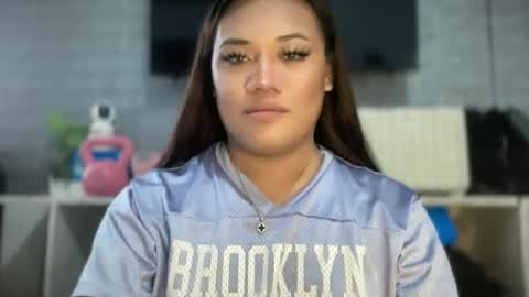 AMARA - FOLLOW ME AND THUMBS UP online show from 06/22/26, 01:07