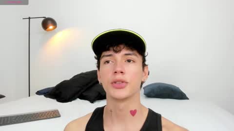 Snapshot of badboy_one chatting on 01/02/25, 07:40 jhojan online show from 01/02/25, 07:40