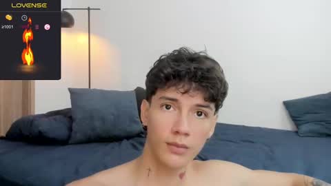 Snapshot of badboy_one chatting on 02/15/25, 02:44 jhojan online show from 02/15/25, 02:44