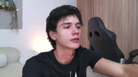 Snapshot of badboy_one chatting on 09/28/25, 11:21 jhojan online show from 09/28/25, 11:21