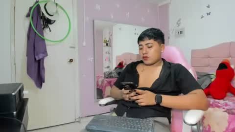 Snapshot of badboyjuan_ chatting on 05/11/26, 02:50 JUAN online show from 05/11/26, 02:50