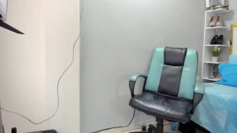 Snapshot of badboyjuan_ chatting on 05/22/26, 11:38 JUAN online show from 05/22/26, 11:38