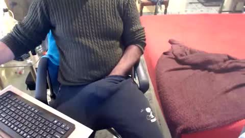 Snapshot of badbulgaro chatting on 12/14/25, 07:14 badbulgaro online show from 12/14/25, 07:14